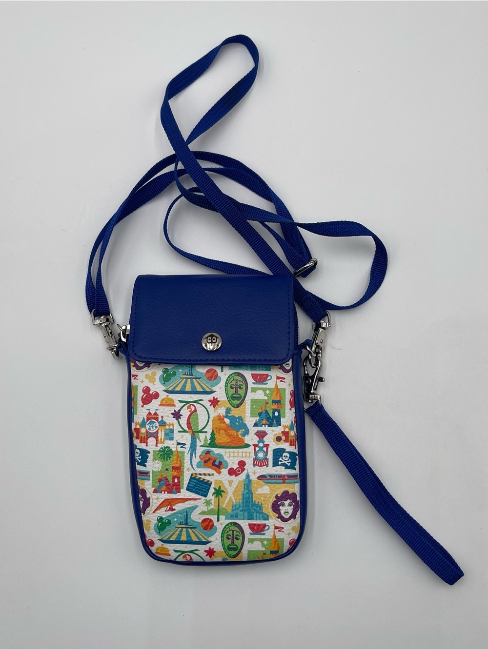 Disney Dtech Phone Crossbody Case Attraction Collage Themed Travel Compact - Picture 3 of 13